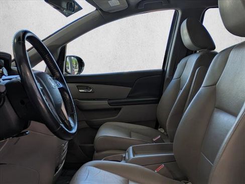 Used 2015 Honda Odyssey Touring Elite image 16