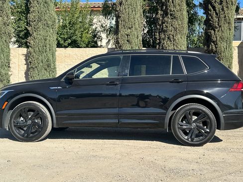 Certified 2024 Volkswagen Tiguan SE R-Line image 7