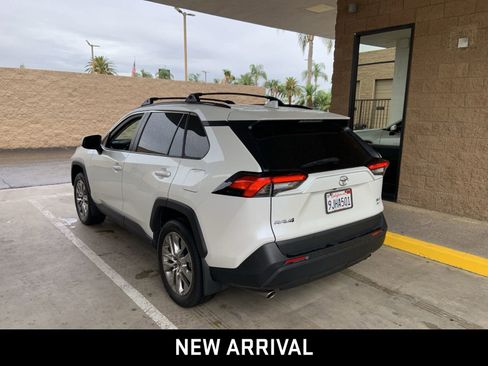 Used 2023 Toyota RAV4 XLE Premium AWD/4WD image 6