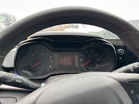 Used 2024 Chevrolet Trax LS w/ LS Convenience Package image 10