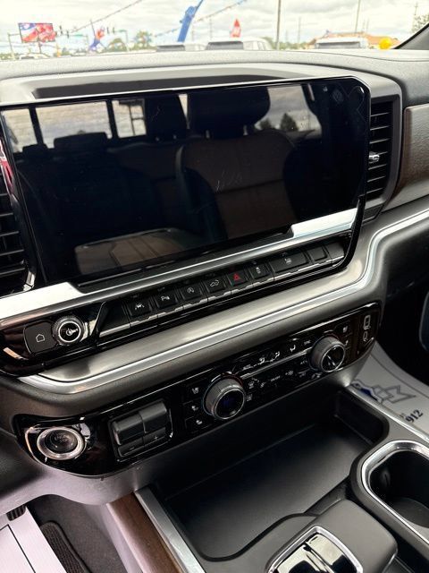 Used 2025 Chevrolet Silverado 1500 High Country RWD image 20