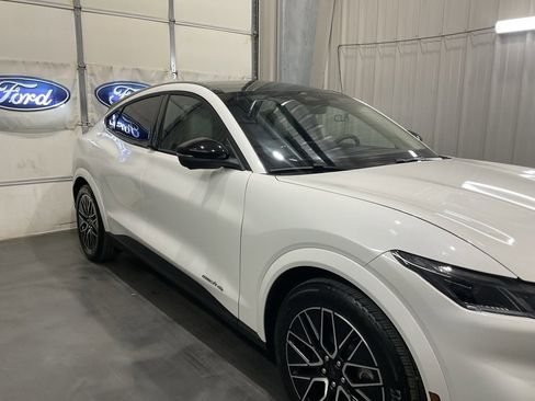 Used 2025 Ford Mustang Mach-E Premium image 4