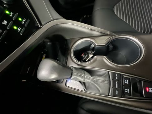 Used 2022 Toyota Camry SE w/ Audio Upgrade Package FWD image 25