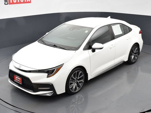 Used 2021 Toyota Corolla SE FWD image 23