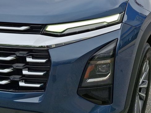 Used 2026 Chevrolet Equinox LT w/ Convenience Package II AWD/4WD image 9