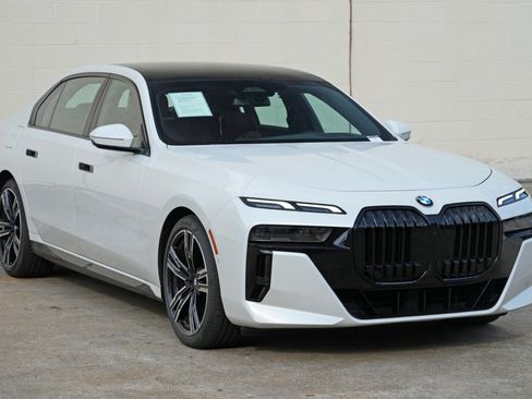 Used 2023 BMW 740i w/ Parking Assistance Package RWD image 65