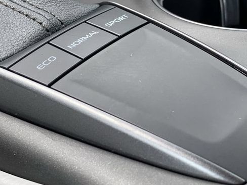 Used 2024 Toyota Camry SE w/ Convenience Package FWD image 28