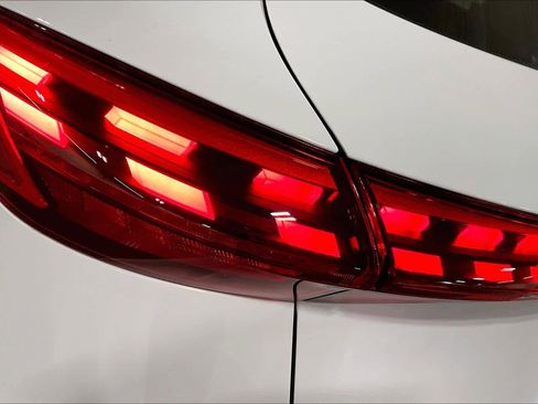 Used 2025 Audi Q5 Premium w/ Convenience Package image 30