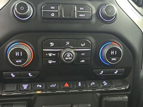 Used 2022 Chevrolet Silverado 2500 LT w/ Convenience Package image 23