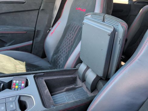 Used 2023 Lamborghini Urus Performante AWD/4WD image 29