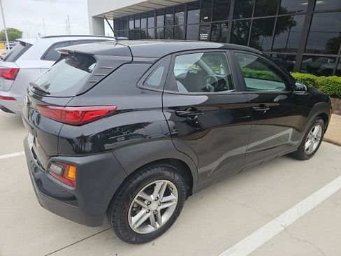 Used 2019 Hyundai Kona SE FWD image 3