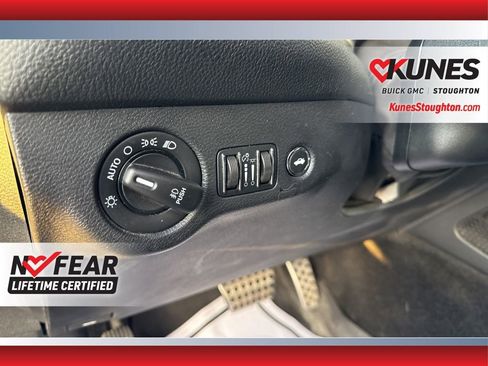 Used 2015 Dodge Challenger SXT Plus image 18