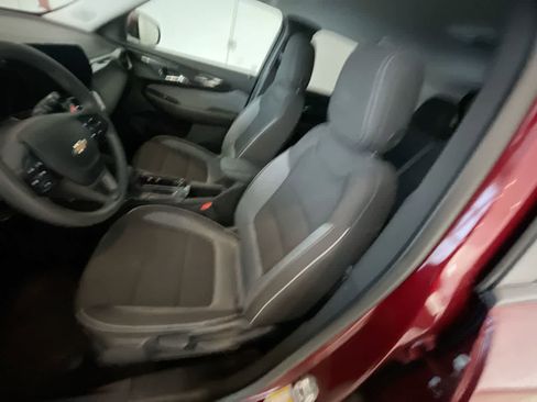 Used 2025 Chevrolet TrailBlazer LT image 11