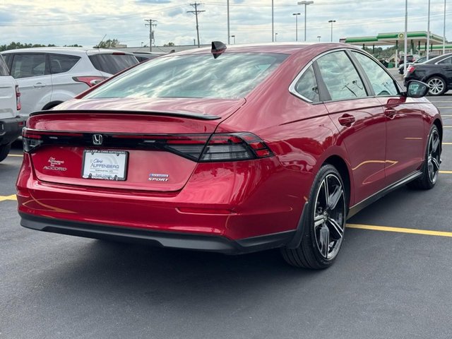 Used 2025 Honda Accord Sport image 3