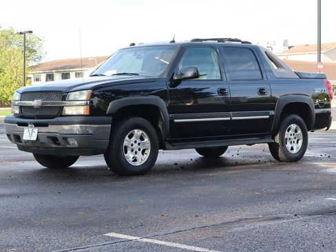 Used 2005 Chevrolet Avalanche Z71 w/ Sun And Sound Package AWD/4WD image 11