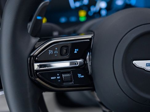 Used 2025 Aston Martin DBX 707 image 29