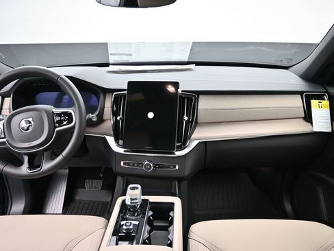 New 2026 Volvo XC90 B6 Plus w/ Protection Package Premier image 21