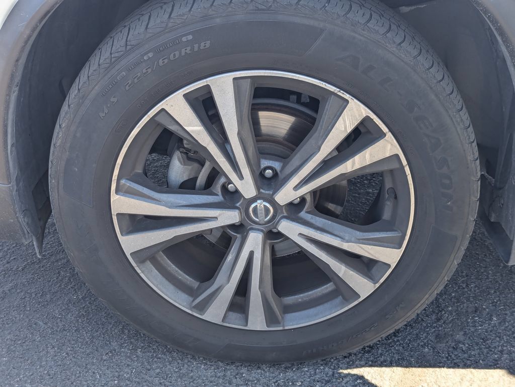 Used 2017 Nissan Rogue SL w/ SL Premium Package AWD/4WD image 12