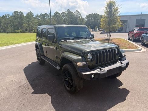 Used 2021 Jeep Wrangler Unlimited Sahara AWD/4WD image 19