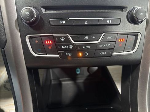 Used 2018 Ford Fusion Energi SE image 4