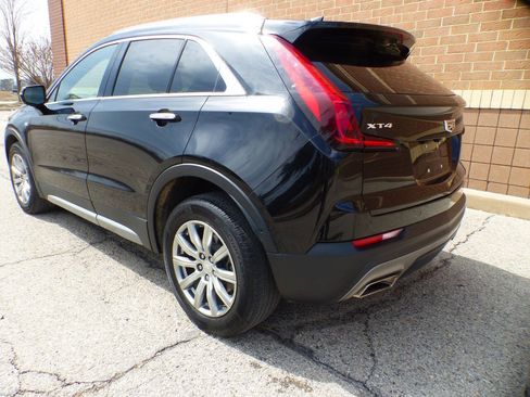 Used 2022 Cadillac XT4 Premium Luxury w/ Enhanced Visibility Package FWD image 8