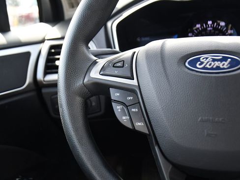 Used 2020 Ford Fusion SE image 32