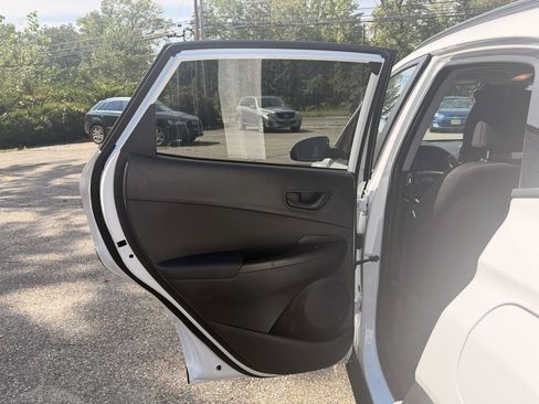 Used 2021 Hyundai Kona SEL Plus AWD/4WD image 21