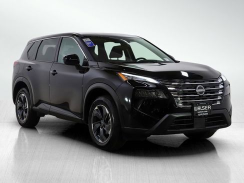 Used 2025 Nissan Rogue SV image 7