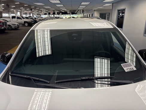 New 2026 Chevrolet Traverse LT w/ Driver Confidence Package AWD/4WD image 12