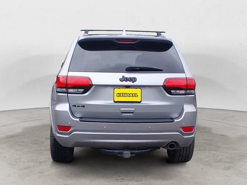 Used 2018 Jeep Grand Cherokee Altitude AWD/4WD image 6