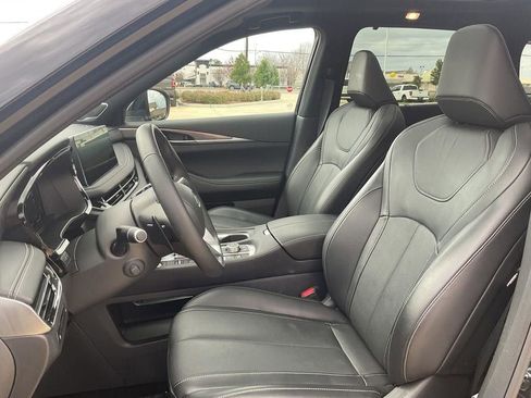 Used 2025 INFINITI QX60 Luxe w/ Black Edition image 17