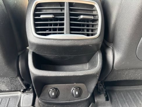 Used 2019 Hyundai Santa Fe Limited FWD image 8