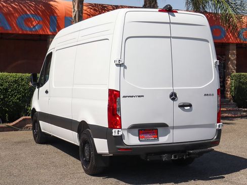 Used 2025 Mercedes-Benz Sprinter 2500 image 6