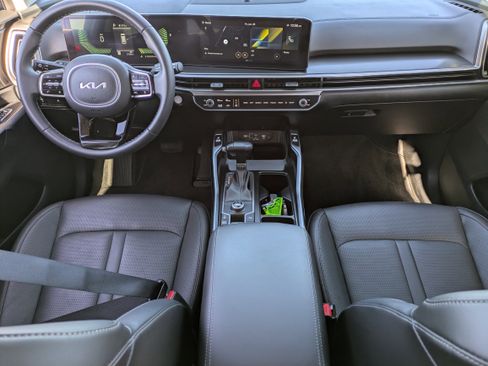 Certified 2025 Kia Sorento S w/ Panoramic Sunroof Package image 16