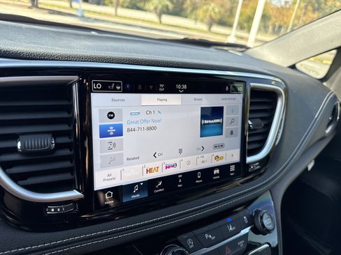 New 2026 Chrysler Pacifica Limited w/ S Appearance Package image 25