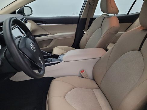 Used 2018 Toyota Camry LE image 17