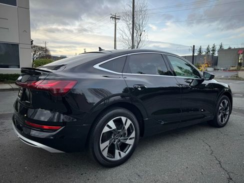 Used 2022 Audi e-tron Premium Plus image 10