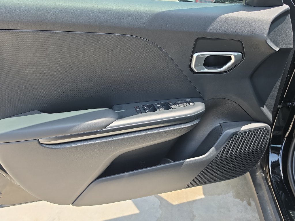 New 2026 Kia K4 FWD image 17
