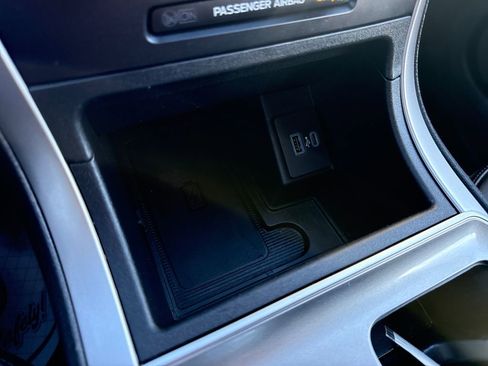 Used 2024 Ford Edge SEL w/ Convenience Package image 39