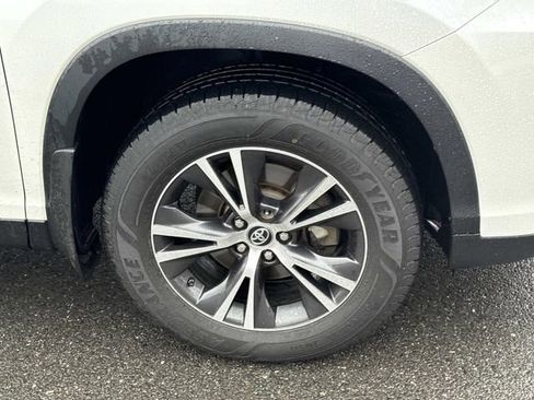 Used 2019 Toyota Highlander LE image 7