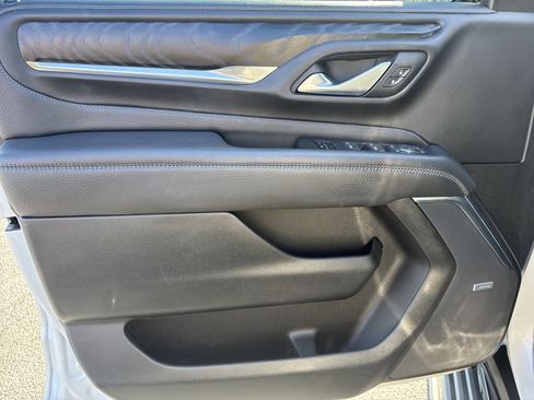 Used 2022 GMC Yukon XL Denali image 11