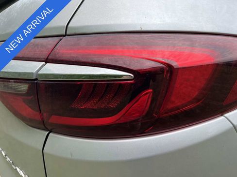 Used 2018 Buick Enclave Premium w/ Experience Buick Package image 9