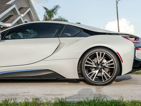 Used 2016 BMW i8 image 5