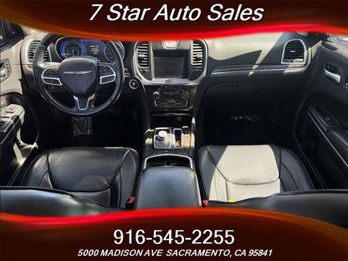 Used 2017 Chrysler 300 C image 11