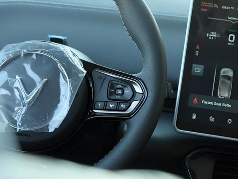 New 2025 VinFast VF 8 Eco AWD/4WD image 13