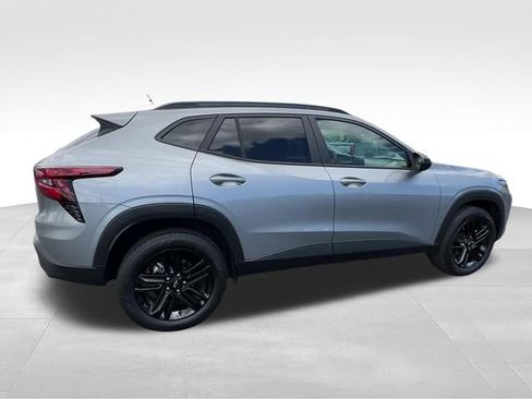Certified 2025 Chevrolet Trax ACTIV w/ Driver Confidence Package FWD image 7
