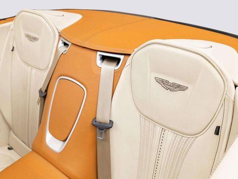 Used 2023 Aston Martin DB11 Volante image 39