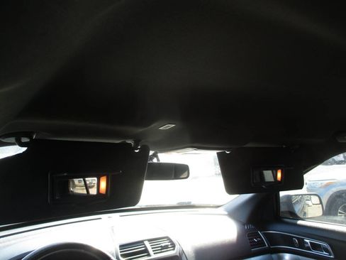 Used 2017 Ford Explorer XLT w/ Equipment Group 202A image 27