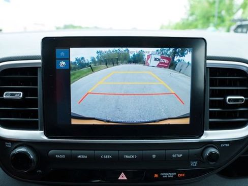 Used 2023 Hyundai Venue SEL FWD image 20