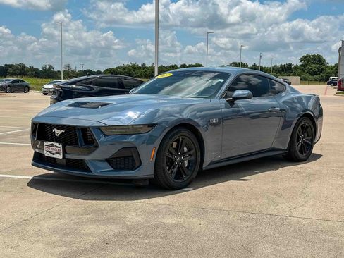Used 2025 Ford Mustang GT RWD image 7
